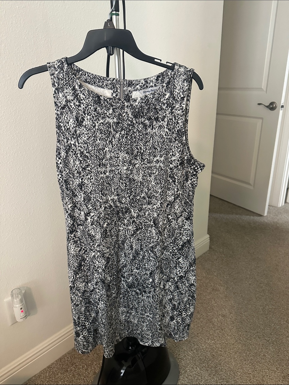 Tommy Bahama Black & White Printed Sleeveless Shift Dress